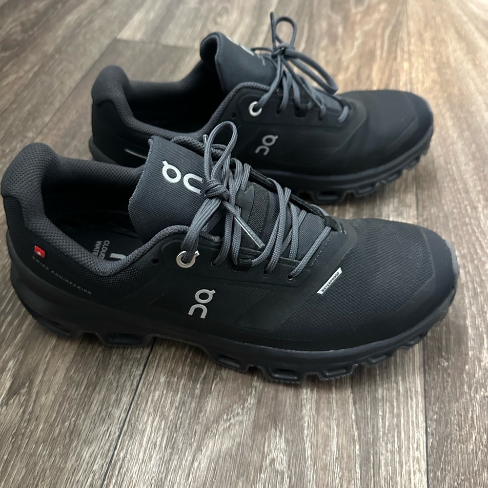On running excellent condition
Size 8